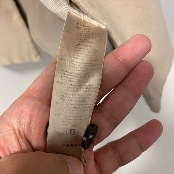 Burberry coat for girls size 2 ( 1-2 yrs old) - Picture 5 of 5